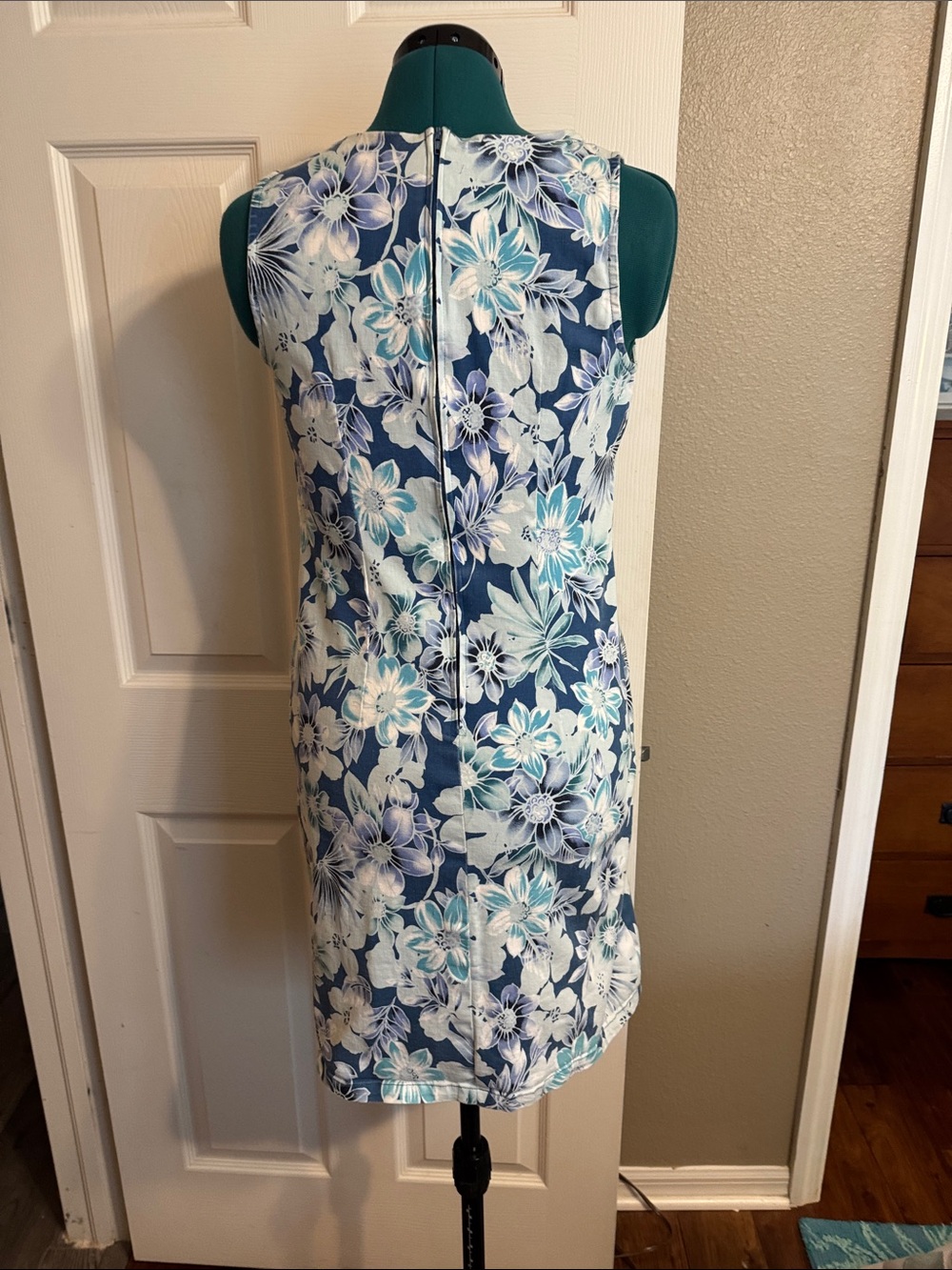 Faded Glory Navy Floral Sleeveless Midi Dress - Picture 4 of 7